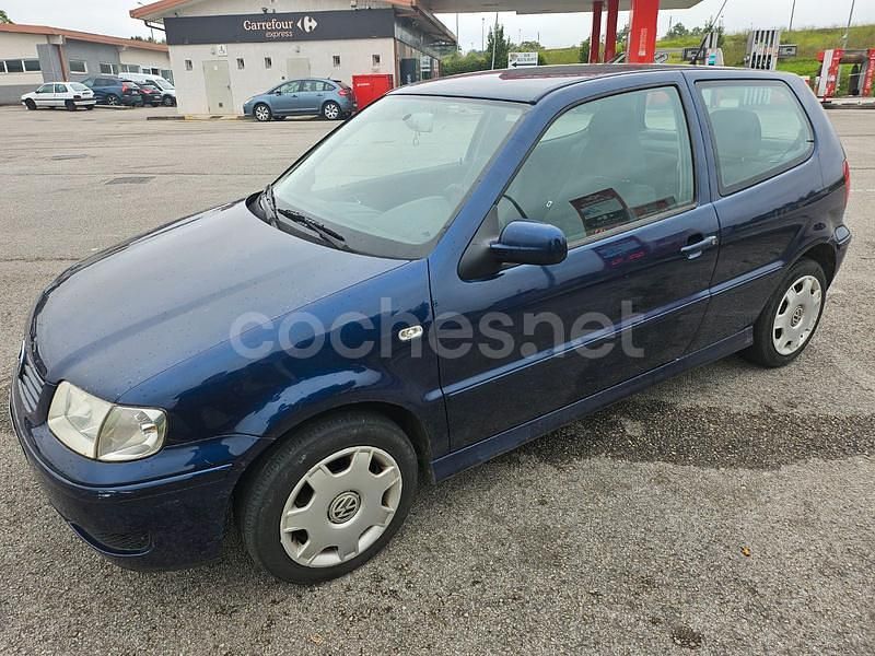 Azul Usado 2001 VW Polo Conceptline Berlina | 1600 € (Super precio) - Imagen 1/4