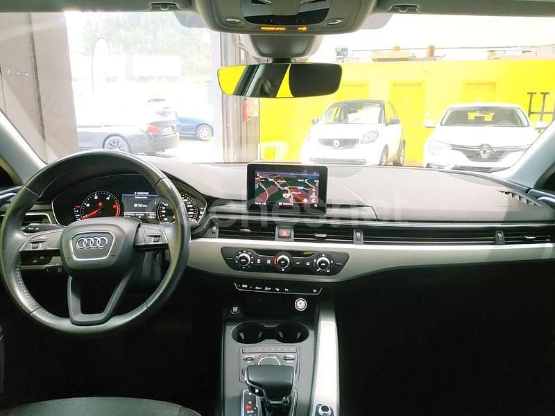 Usado Audi A4 Advanced Plus 163 CV (119 kW) 2019 Gris / plata Familiar