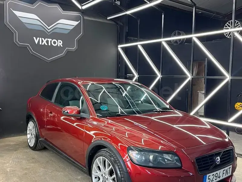 Usado Volvo C30 Momentum 125 CV (91 kW) 2007 Granate Utilitario