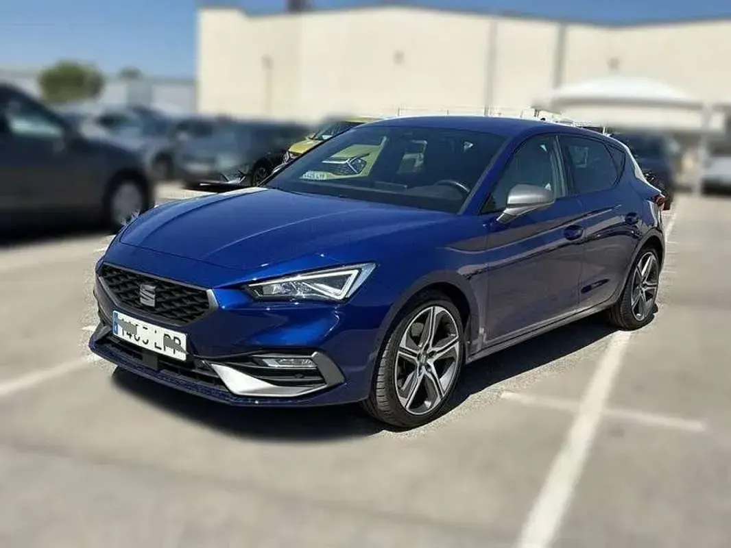 Usado Seat Leon FR 150 CV (110 kW) 2021 Azul Utilitario