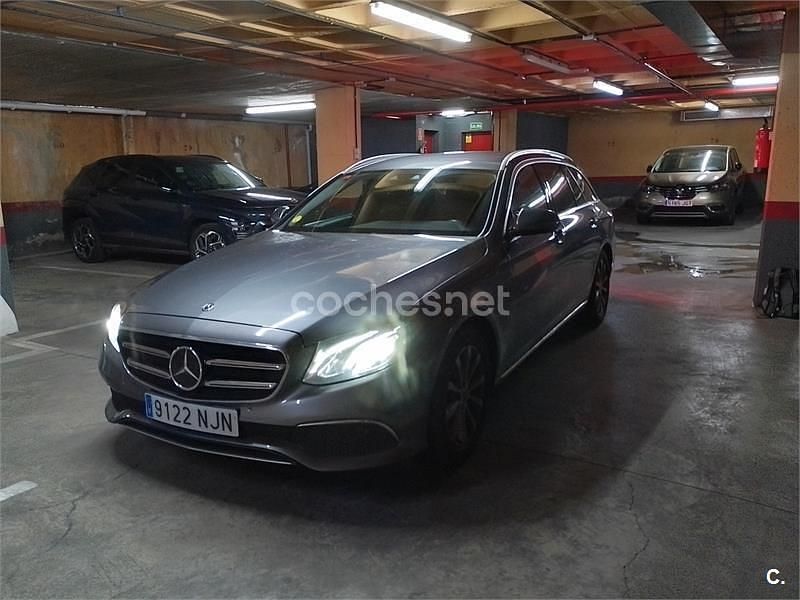 Usado Mercedes E200 150 CV (110 kW) 2018 Gris / plata Familiar