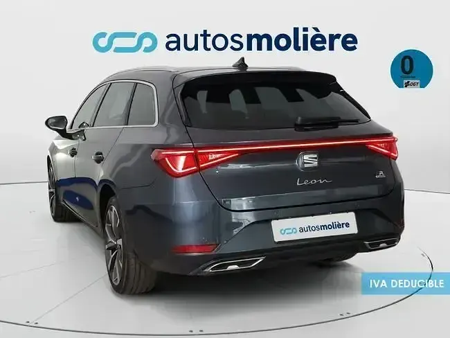 Usado Seat Leon FR 204 CV (150 kW) 2021 Gris / plata Familiar