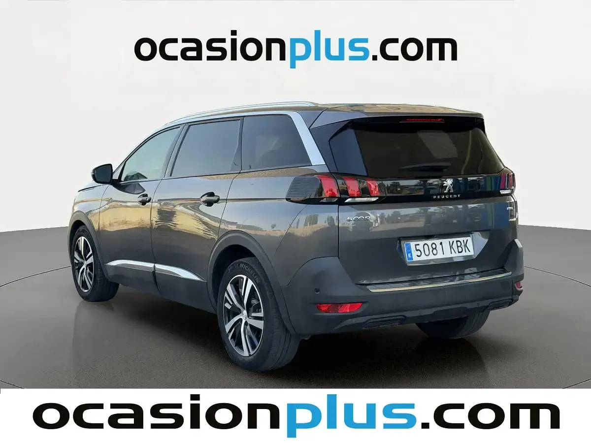 Usado Peugeot 5008 Allure 130 CV (95 kW) 2017 Gris SUV