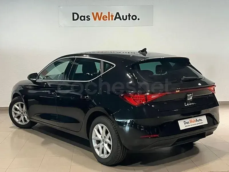 Usado Seat Leon Style 116 CV (85 kW) 2025 Negro Berlina
