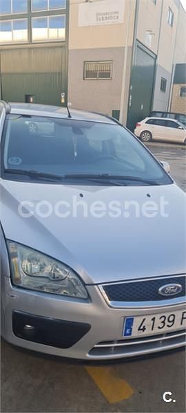 Gris / plata Usado 2006 Ford Focus Ghia Familiar | 3000 € (Precio justo) - Imagen 1/4