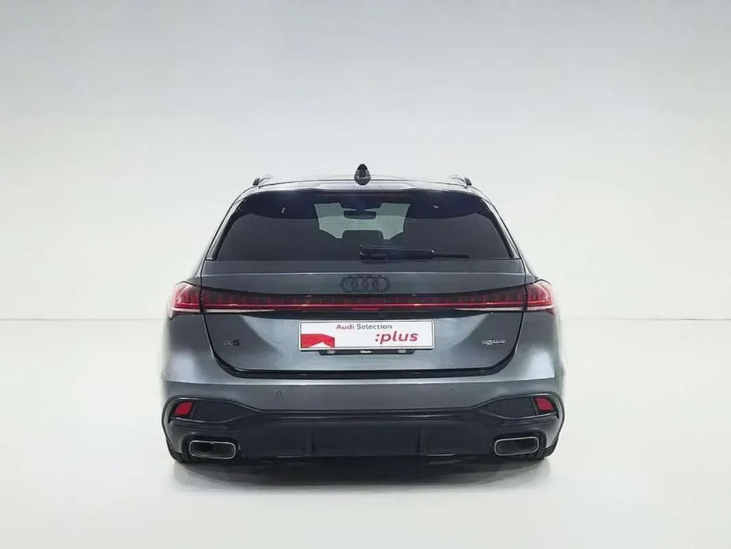 Usado Audi A5 Ambiente 299 CV (219 kW) 2025 Negro Familiar