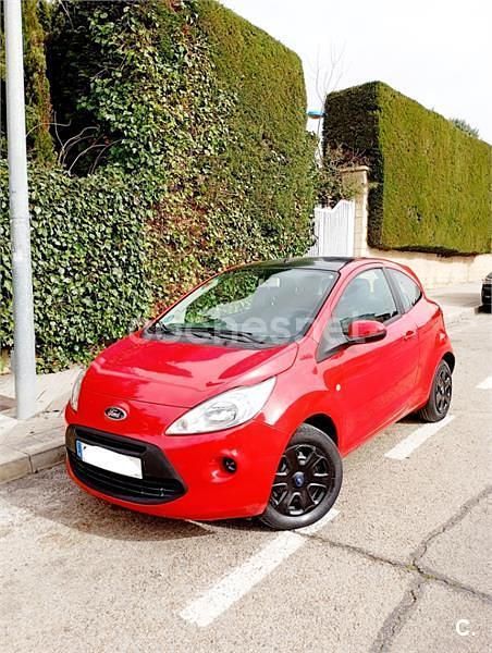 Usado Ford Ka 69 CV (50 kW) 2014 Rojo Berlina