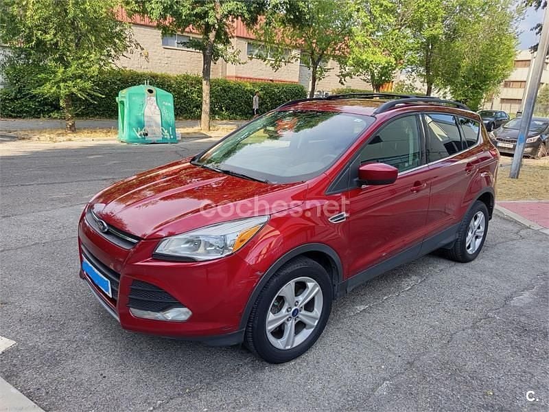 Usado Ford Kuga Titanium 180 CV (132 kW) 2013 Granate SUV