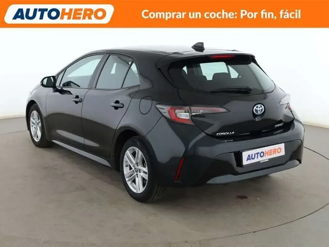 Usado Toyota Corolla Active 122 CV (89 kW) 2022 Negro Berlina