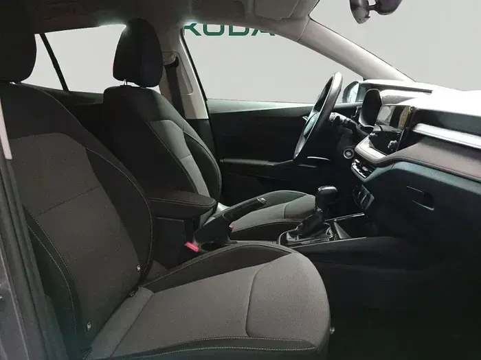 Usado Skoda Fabia Selection 115 CV (84 kW) 2025 Gris/plata Utilitario