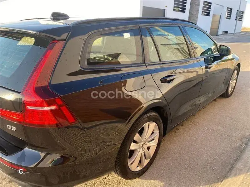 Usado Volvo V60 Momentum 150 CV (110 kW) 2019 Negro Familiar