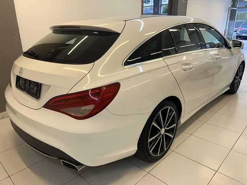 Usado Mercedes CLA200 136 CV (100 kW) 2018 Blanco Coupe