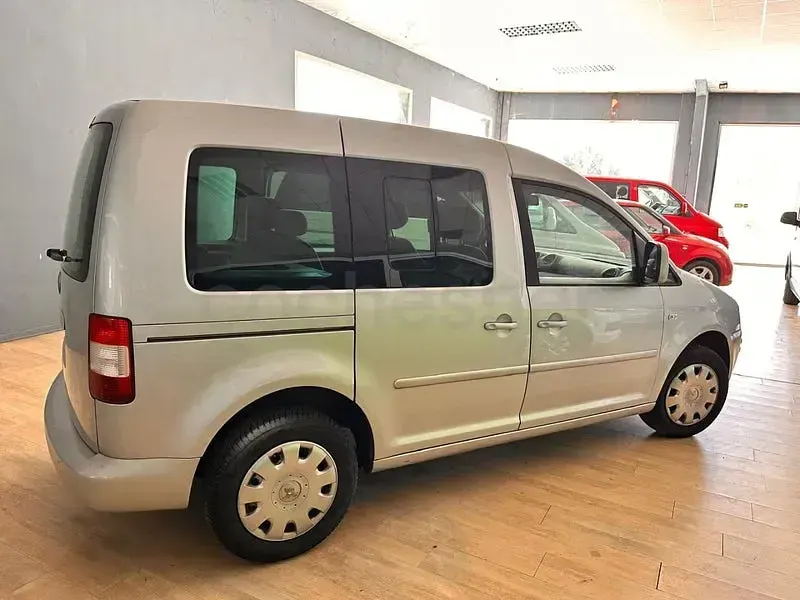 Usado VW Caddy Life 104 CV (76 kW) 2006 Gris / plata Monovolumen