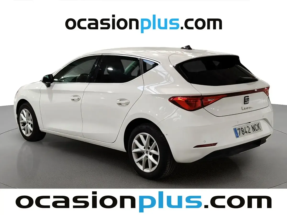 Usado Seat Leon Style 116 CV (85 kW) 2025 Blanco Utilitario