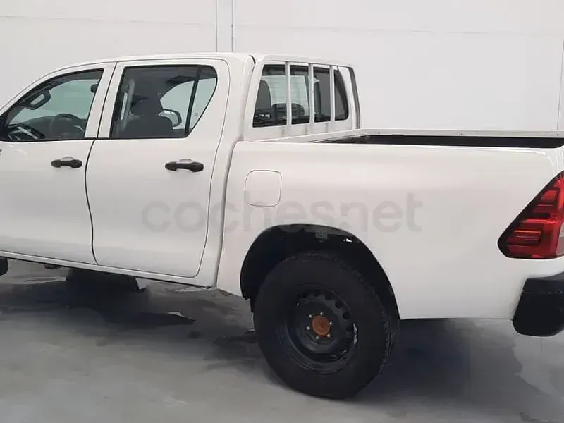 Usado Toyota HiLux 150 CV (110 kW) 2021 Blanco Pickup/Camioneta
