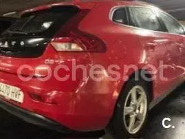 Usado Volvo V40 Momentum 115 CV (84 kW) 2014 Rojo Berlina