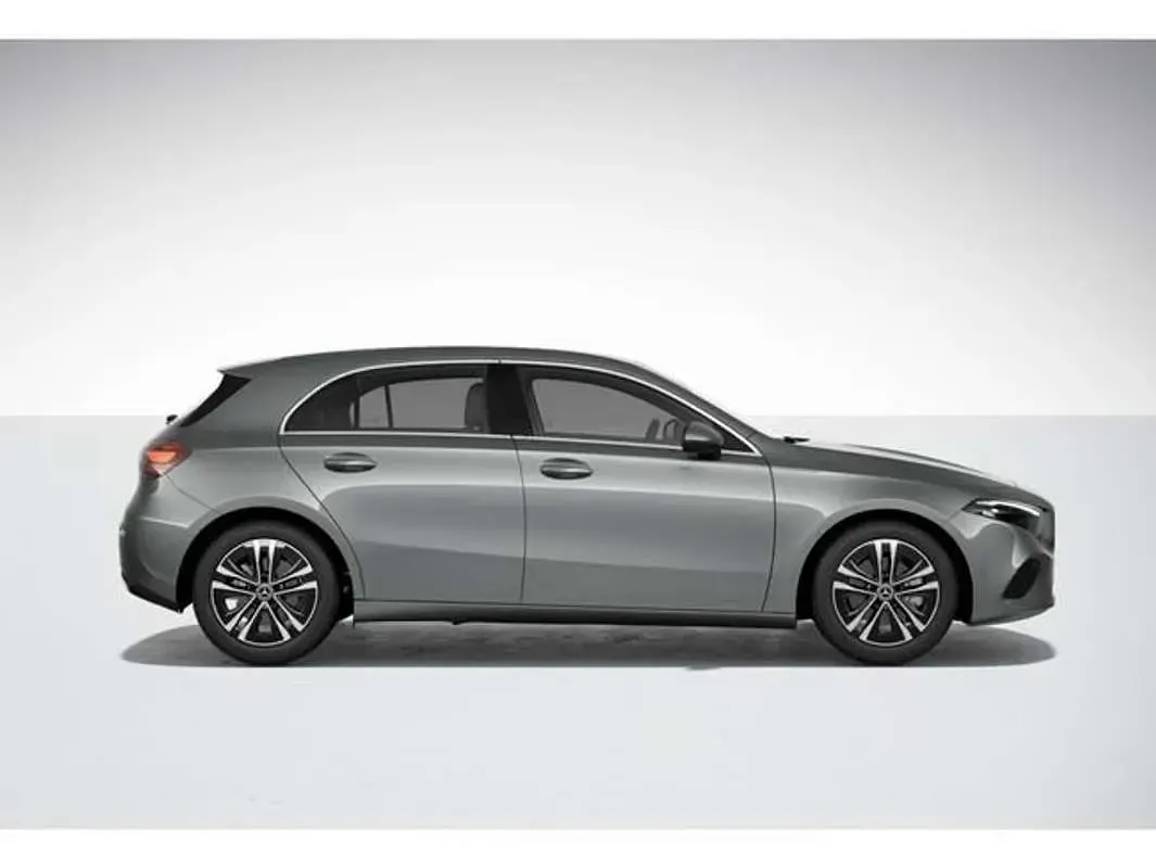 Usado Mercedes A200 150 CV (110 kW) 2025 Gris Berlina