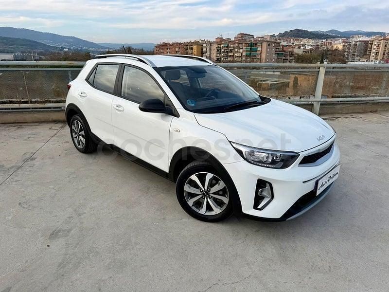 Usado Kia Stonic Plus 100 CV (73 kW) 2022 Blanco SUV