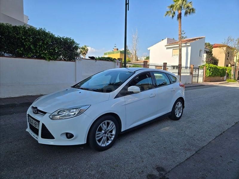 Usado Ford Focus 109 CV (80 kW) 2011 Blanco Berlina