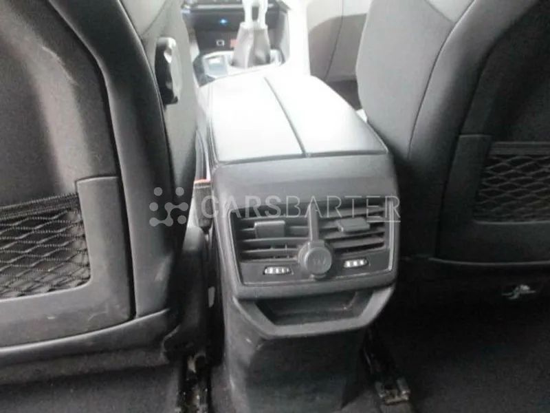 Gris Usado 2018 Peugeot 3008 Allure SUV | 20.800 € - Imagen 1/4