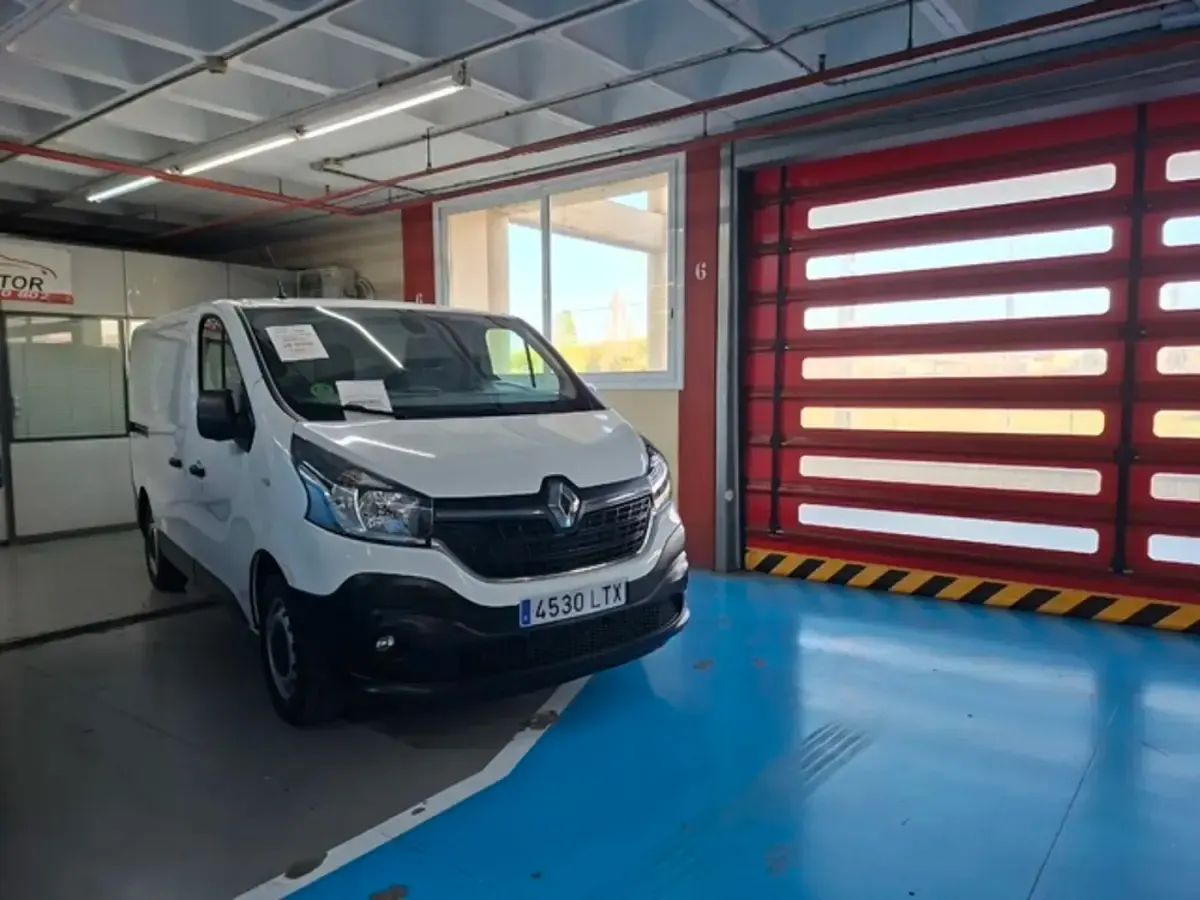 Usado Renault Trafic 120 CV (88 kW) 2021 Monovolumen