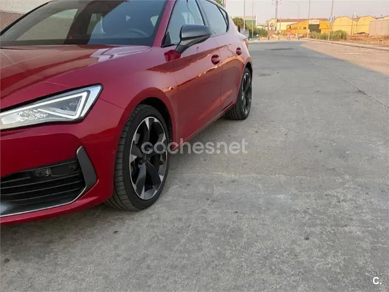 Usado Cupra Leon 150 CV (110 kW) 2024 Rojo Berlina