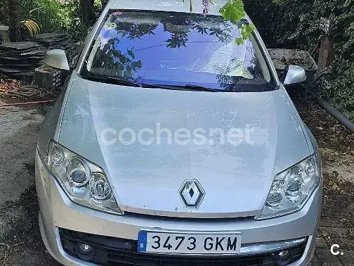 Usado Renault Laguna III Dynamique 130 CV (95 kW) 2009 Gris / plata Berlina