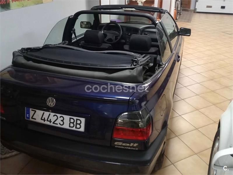 Usado VW Golf Cabriolet 75 CV (55 kW) 1996 Negro Descapotable