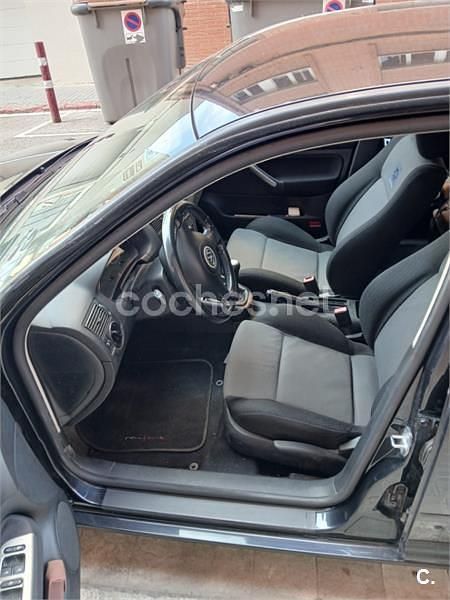 Usado VW Golf IV Advance 110 CV (80 kW) 2002 Negro Berlina
