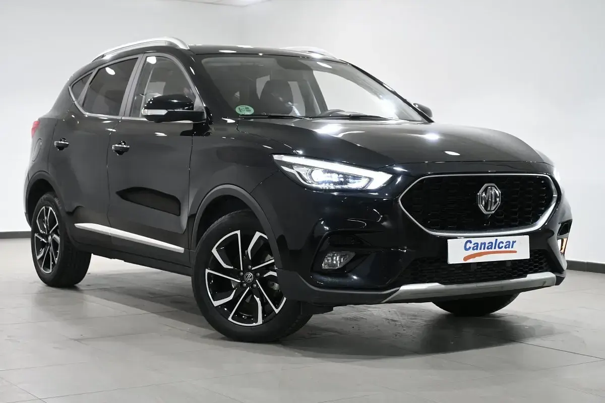Usado MG ZS Luxury 111 CV (81 kW) 2024 Negro SUV
