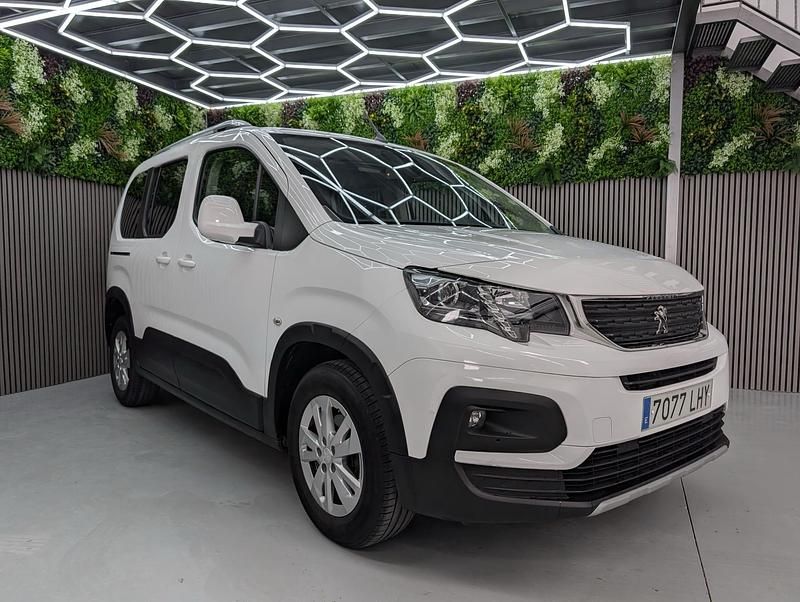 Usado Peugeot Rifter Active 100 CV (73 kW) 2021 Blanco Monovolumen