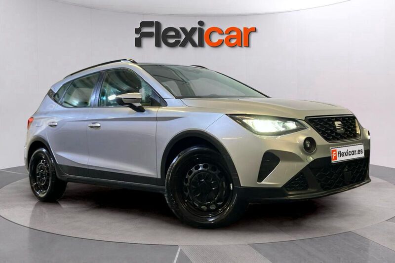 Gris Usado 2023 Seat Arona Reference SUV | 14.390 € (Precio justo) - Imagen 1/4