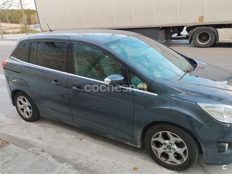 Usado Ford Grand C-Max Trend 115 CV (84 kW) 2011 Gris / plata Monovolumen
