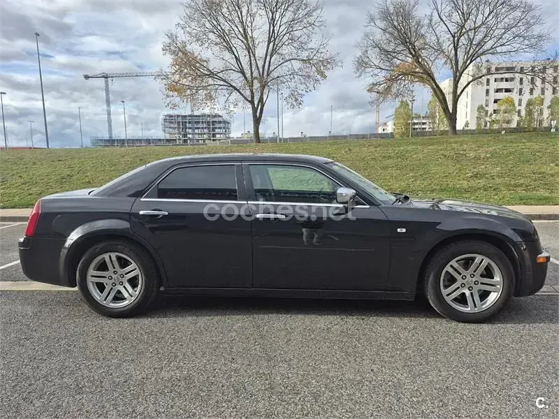 Usado Chrysler 300C 253 CV (186 kW) 2005 Negro Berlina