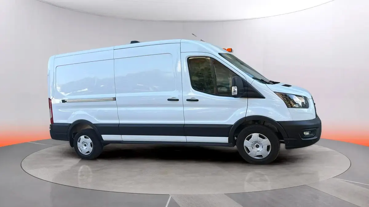 Usado Ford Tourneo Custom Trend 136 CV (100 kW) 2024 Blanco Van