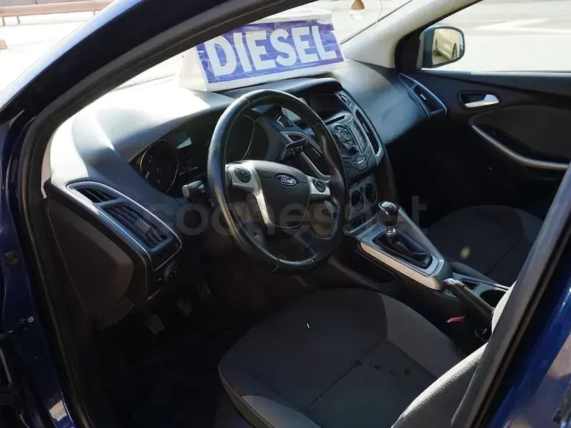 Usado Ford Focus Trend 115 CV (84 kW) 2013 Azul Berlina
