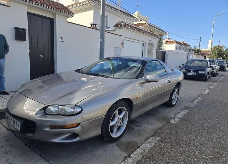 Beige Usado 2001 Chevrolet Camaro Coupe | 5900 € - Imagen 1/4