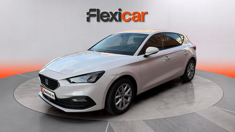 Usado Seat Leon Style 131 CV (96 kW) 2022 Blanco Berlina