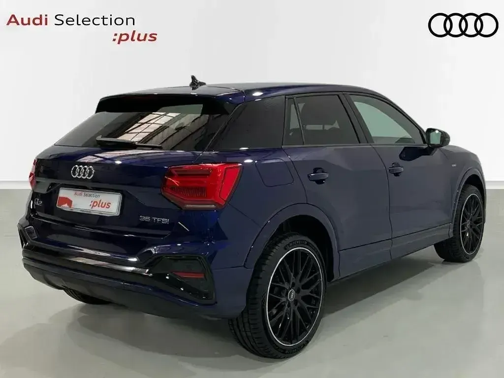 Usado Audi Q2 150 CV (110 kW) 2021 Azul SUV