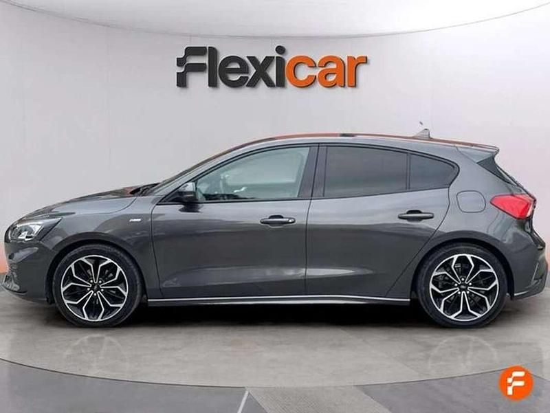 Usado Ford Focus ST-Line 125 CV (91 kW) 2018 Gris Utilitario
