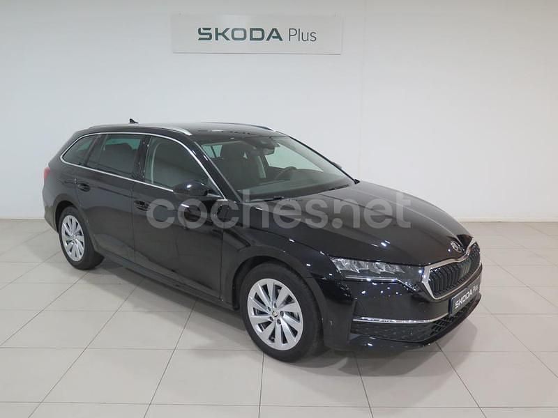 Negro Usado 2024 Skoda Octavia Selection Familiar | 28.000 € (Precio justo) - Imagen 1/4