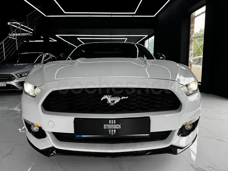 Usado Ford Mustang Fastback 314 CV (230 kW) 2017 Blanco Coupe
