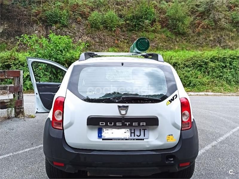 Usado Dacia Duster Ambiance 109 CV (80 kW) 2012 Blanco SUV