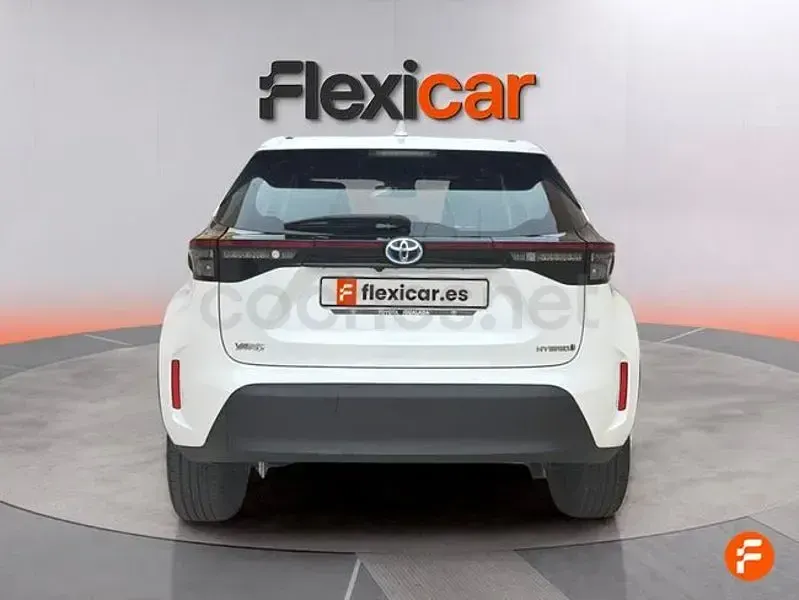 Usado Toyota Yaris Cross Active 116 CV (85 kW) 2024 Blanco SUV