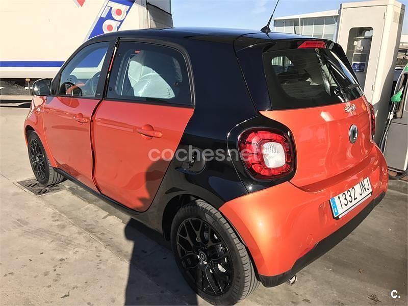 Usado Smart ForFour Passion 71 CV (52 kW) 2016 Naranja Utilitario