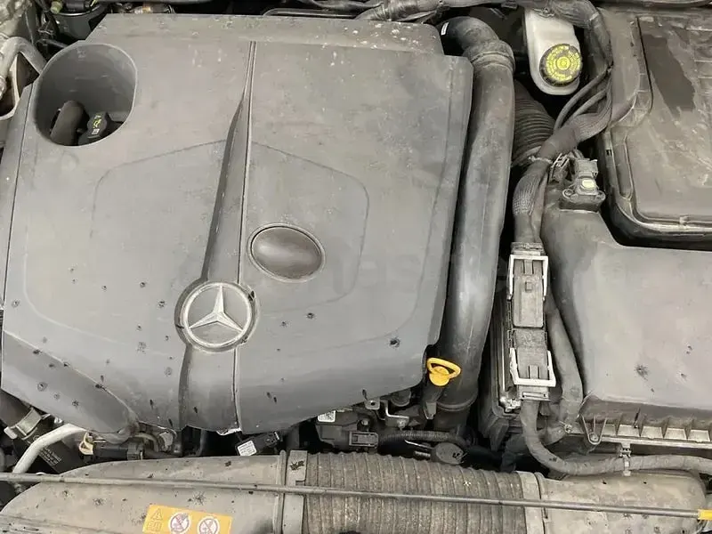 Usado Mercedes CLA220 177 CV (130 kW) 2018 Gris Berlina