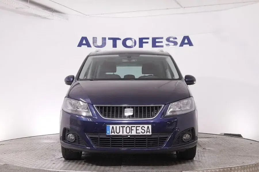 Usado Seat Alhambra Ecomotive 140 CV (102 kW) 2014 Azul Monovolumen