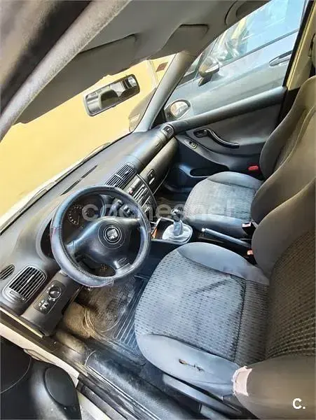 Usado Seat Toledo Stella 110 CV (80 kW) 2003 Blanco Berlina