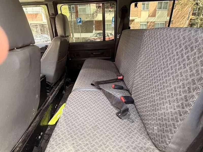 Usado Land Rover Defender 122 CV (89 kW) 2007 Gris Familiar