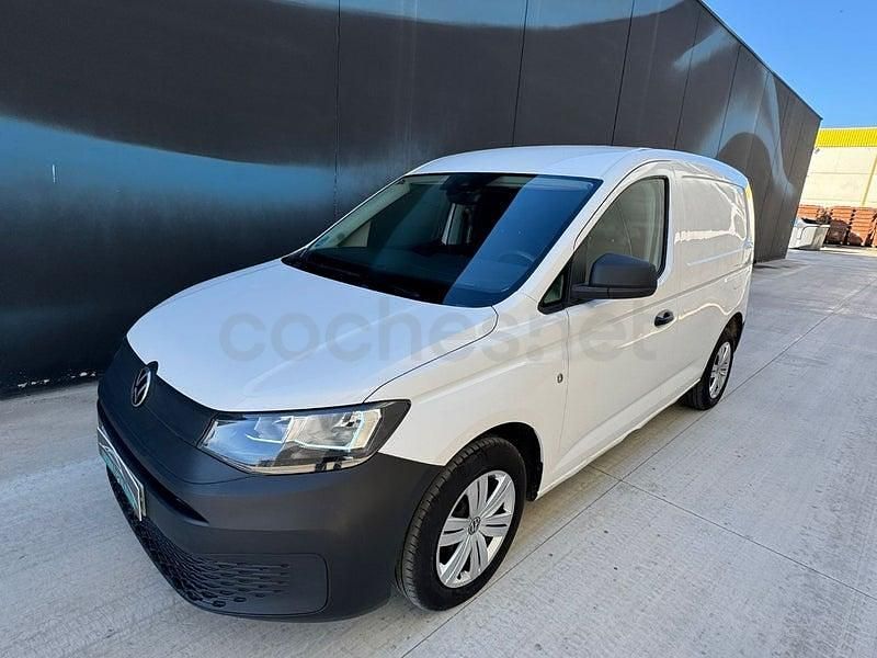 Usado VW Caddy Beach 102 CV (75 kW) 2021 Blanco Monovolumen
